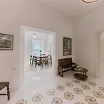 Rosa Lejlighedshotel