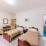 Rosa 4*