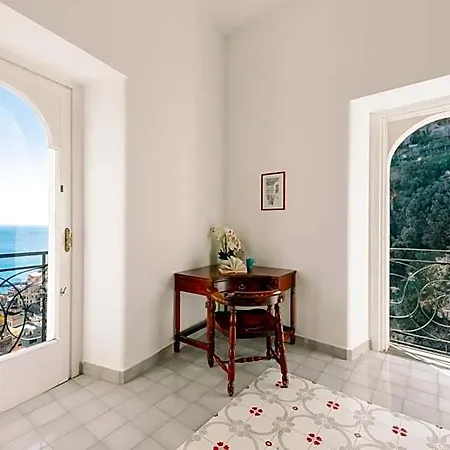 Ξενοδοχείο με διαμερίσματα Rosa 4*